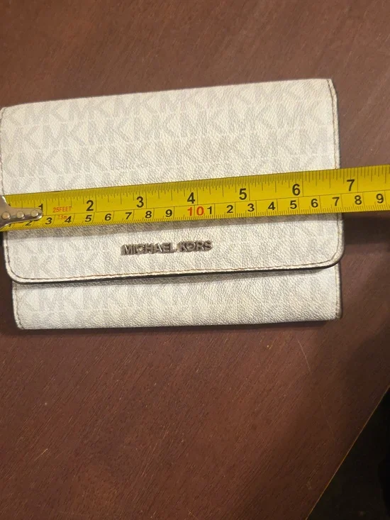 Michael Kors Wallet - Picture 12 of 13